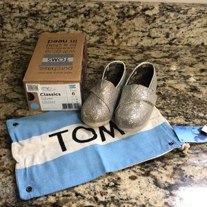 Tiny Toms Silver Glitter - Size 6